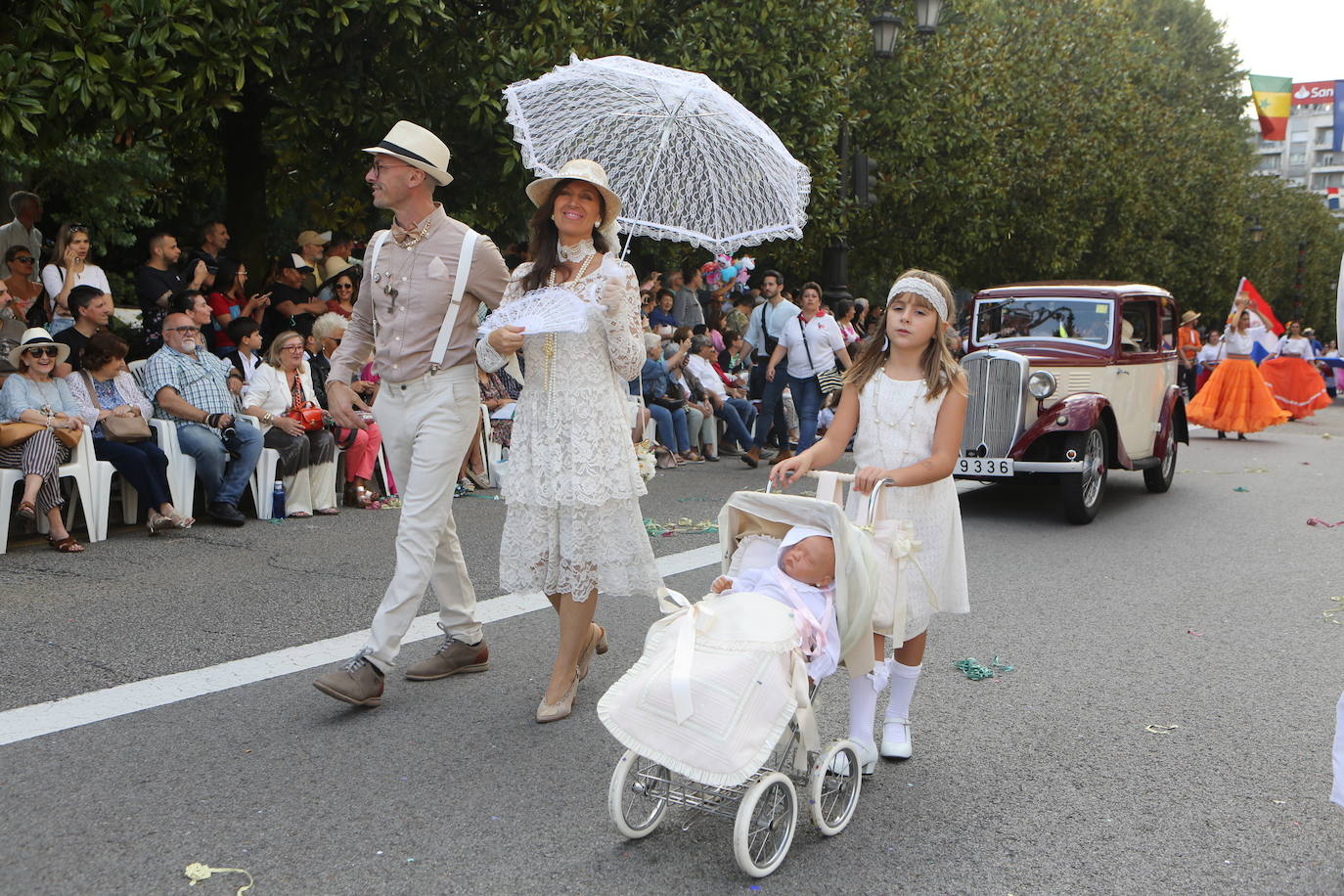 Todas las imágenes del desfile del Día de América en Oviedo