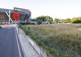 Estado de la parcela sobre la que se construirá el supermercado y que ya se puede urbanizar.