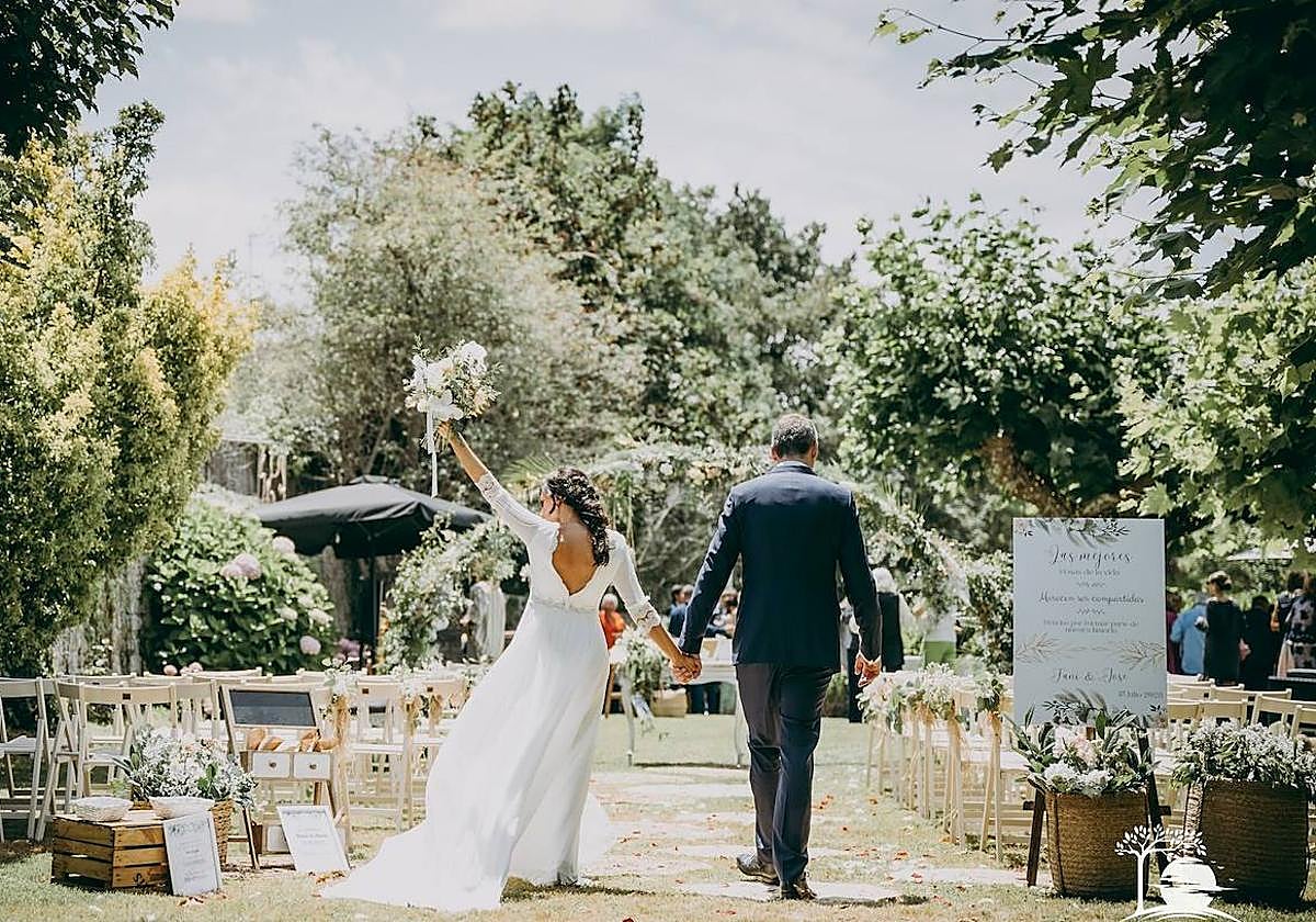 Boda civil celebrada en las instalaciones de Somió Park. Foto de Juan Llavio
