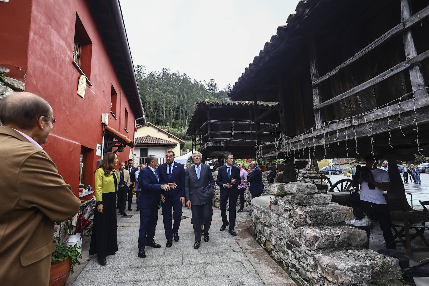 Así ha sido la inauguración de la Central Artística de Bueño