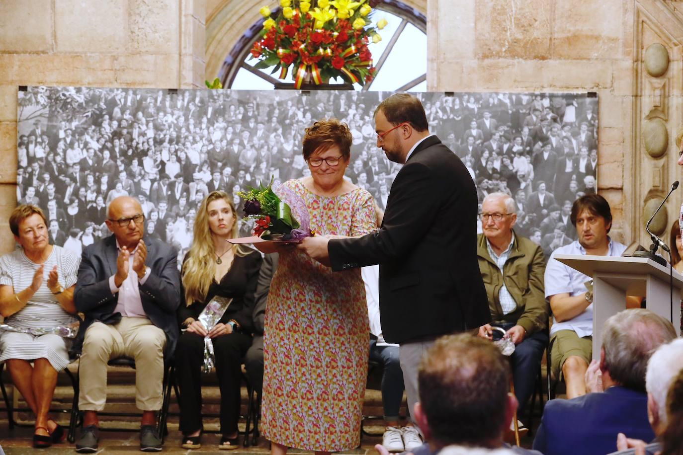 Barbón asiste al Día de la Memoria Democrática en Grado