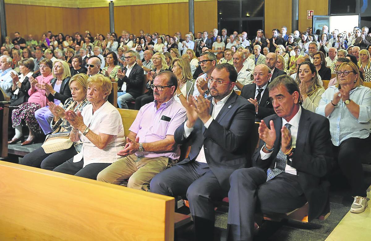 Adrián Barbón, presidente del Principado, e Ignacio Pérez, director general de EL COMERCIO.