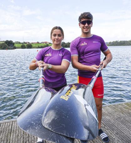 Celia y Alberto Llera, en el embalse de Trasona.