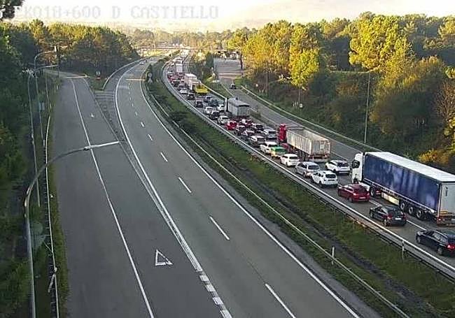 Atasco esta mañana en la 'Y'.