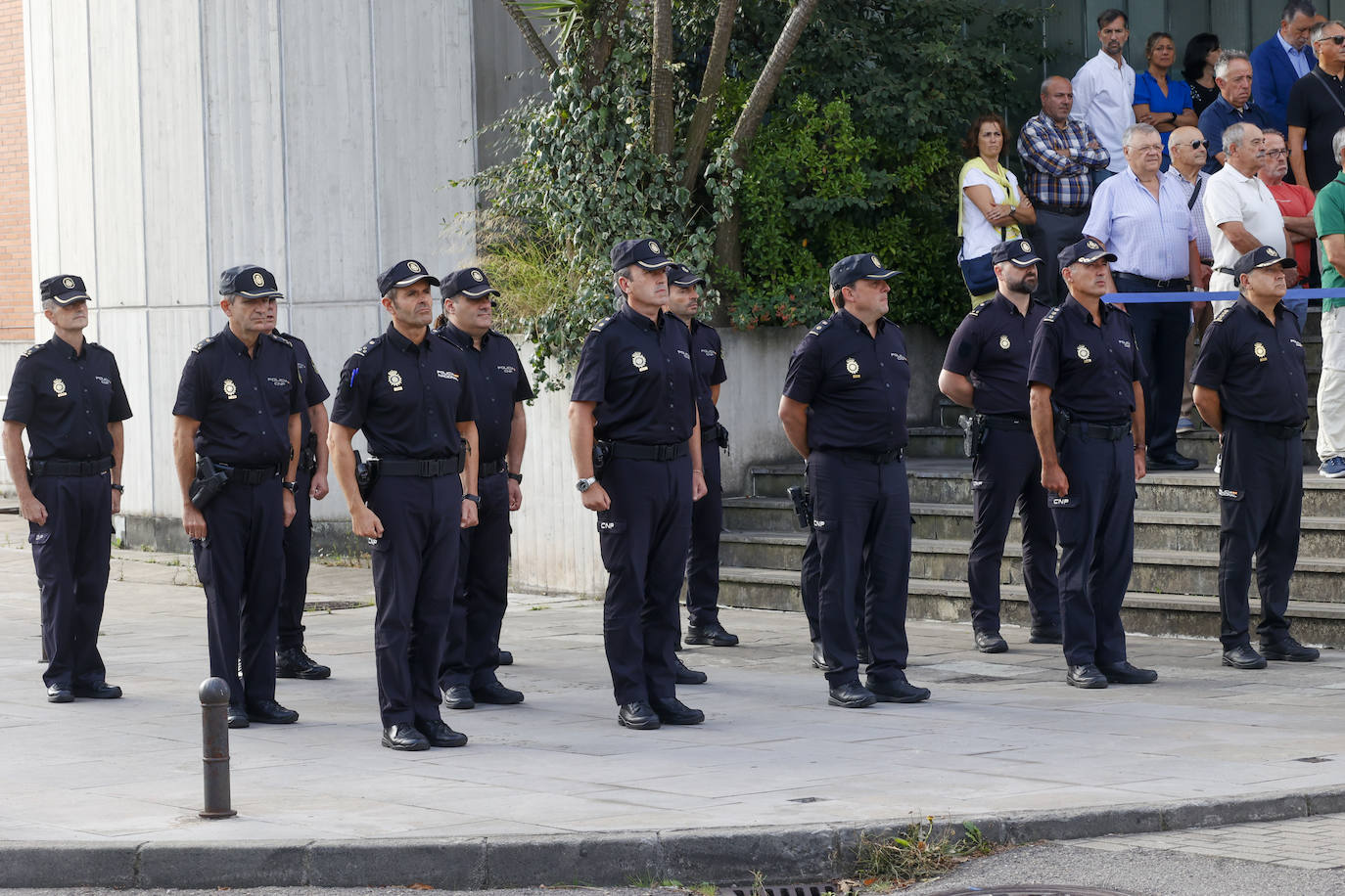 La Policía Nacional rinde honores a sus difuntos