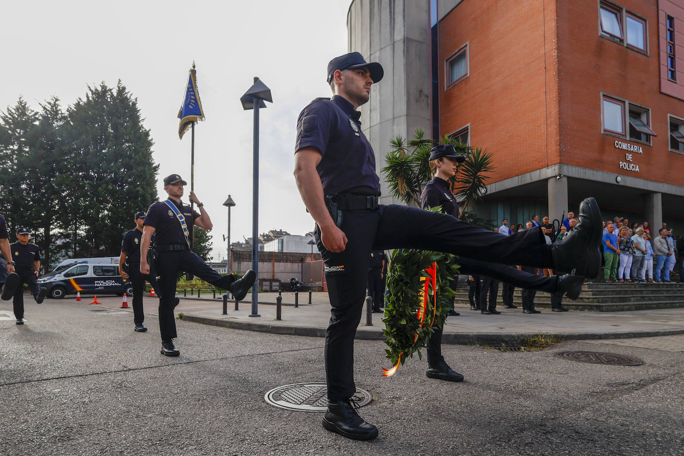 La Policía Nacional rinde honores a sus difuntos