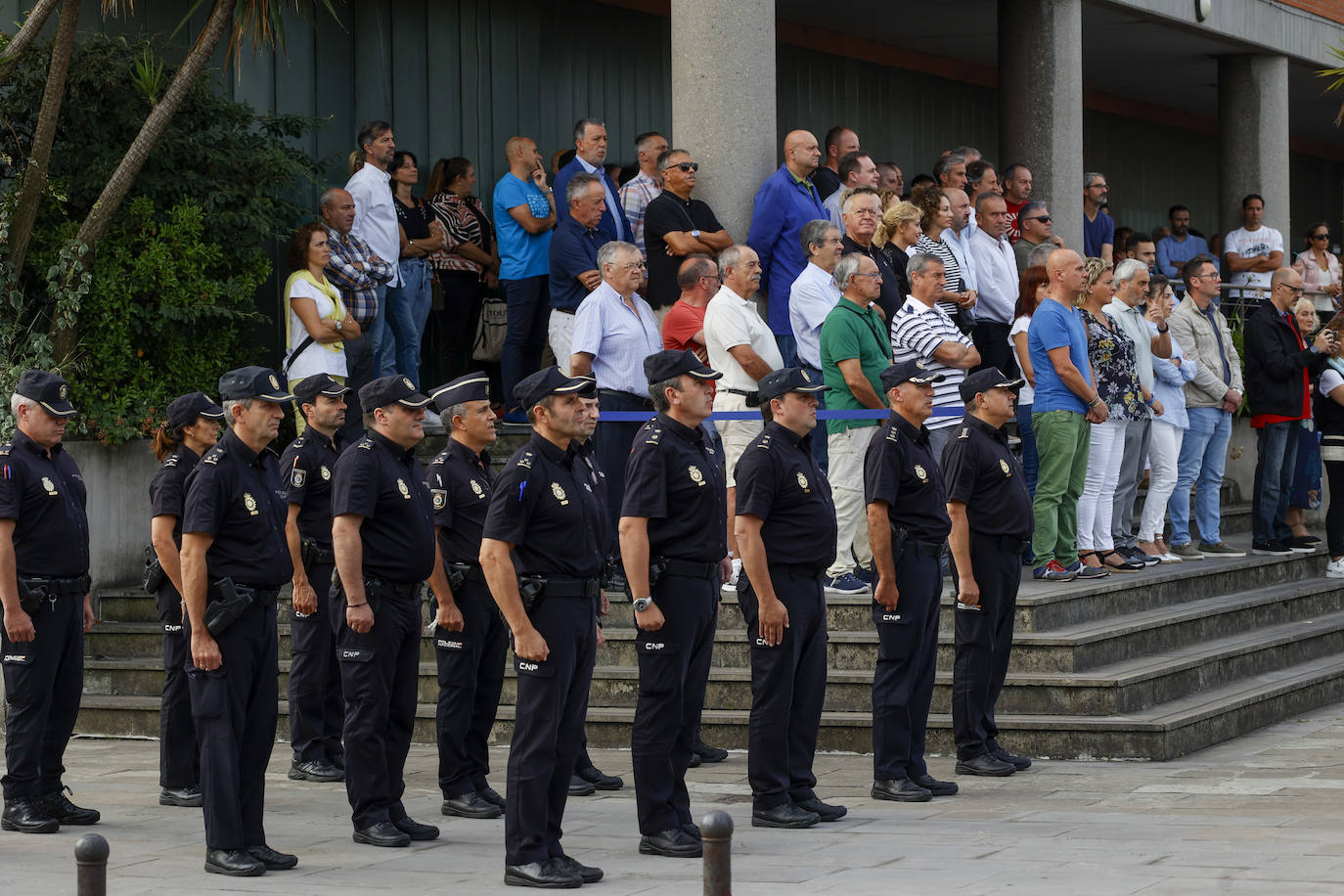 La Policía Nacional rinde honores a sus difuntos