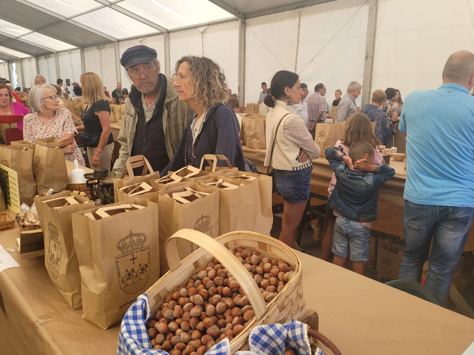 Infiesto festeja la cosecha de avellana