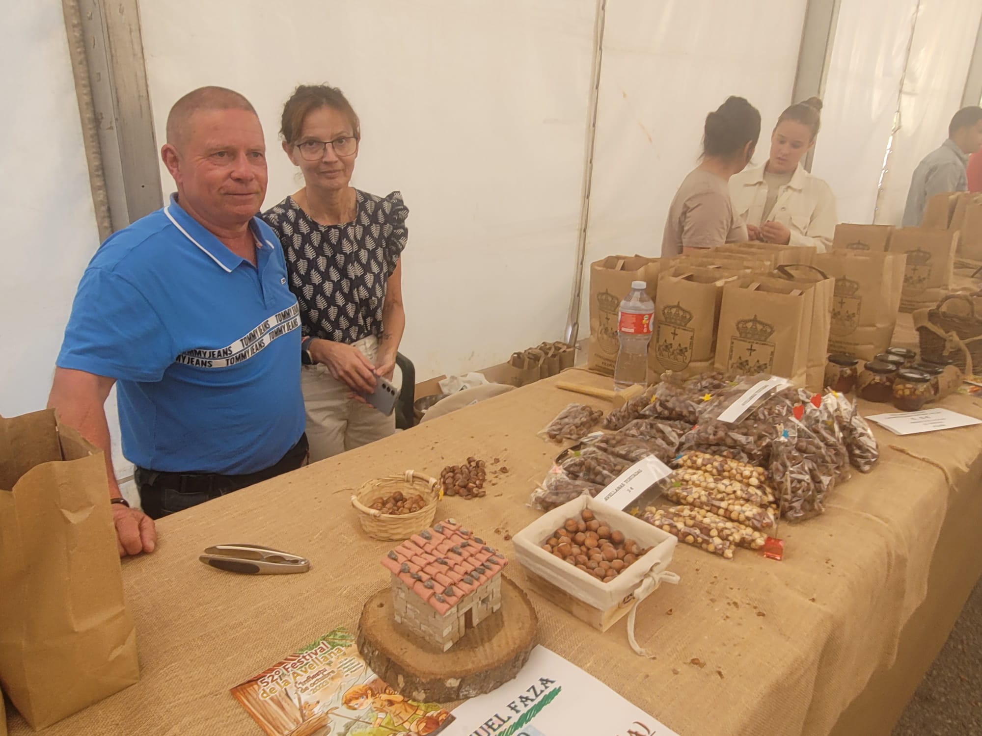 Infiesto festeja la cosecha de avellana