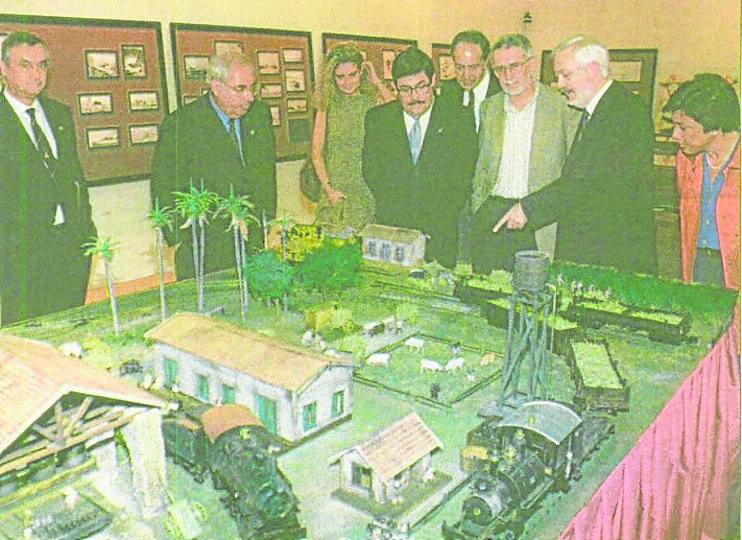 Inauguración de la muestra en el Antiguo Instituto.