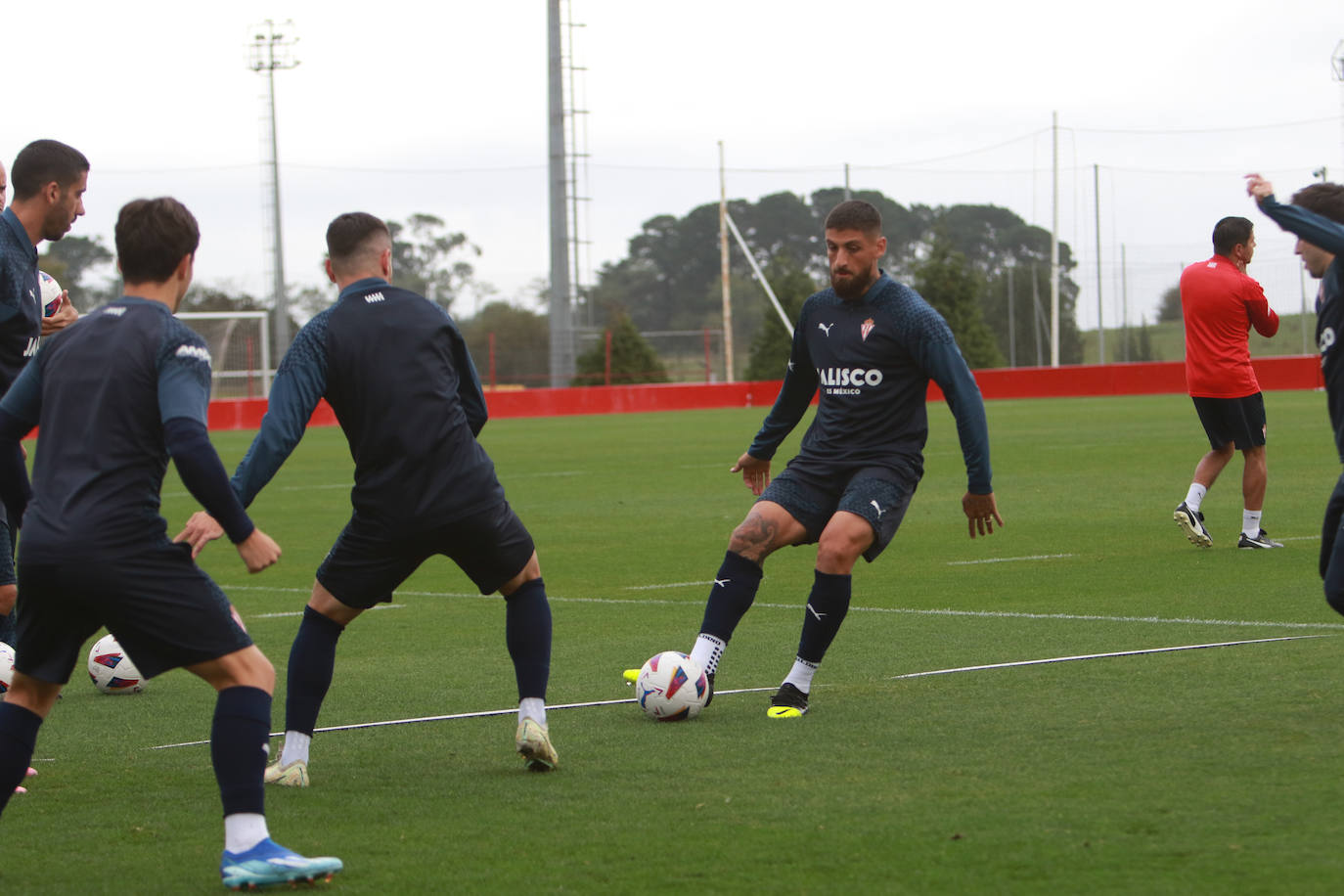 Entrenamiento del Sporting de Gijón (03/10/2023)