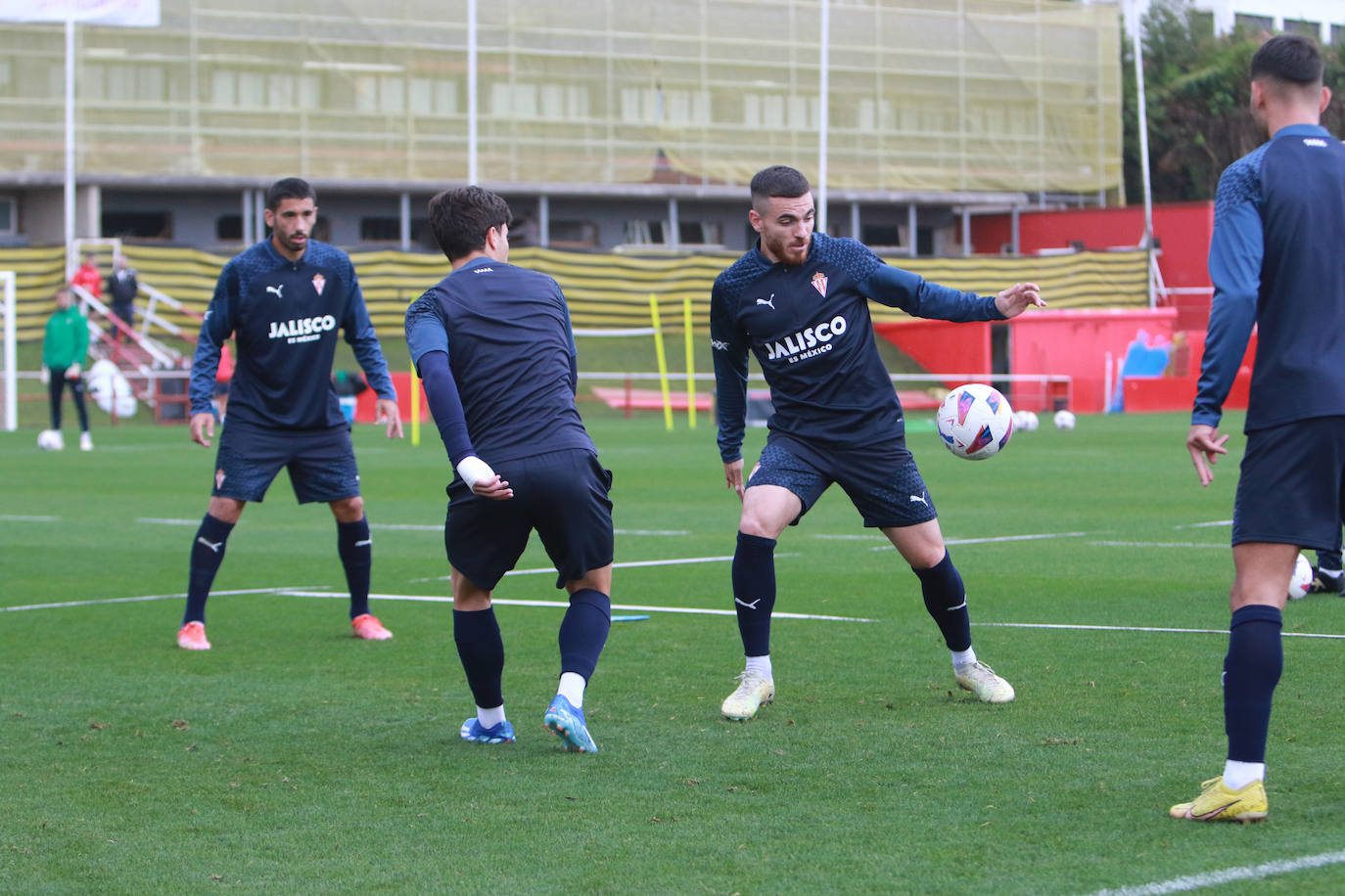 Entrenamiento del Sporting de Gijón (03/10/2023)