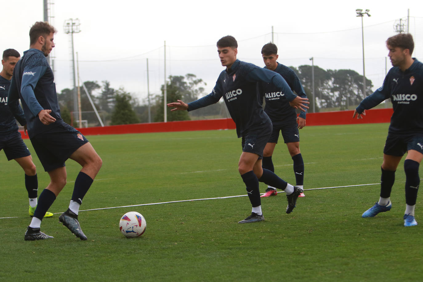 Entrenamiento del Sporting de Gijón (03/10/2023)