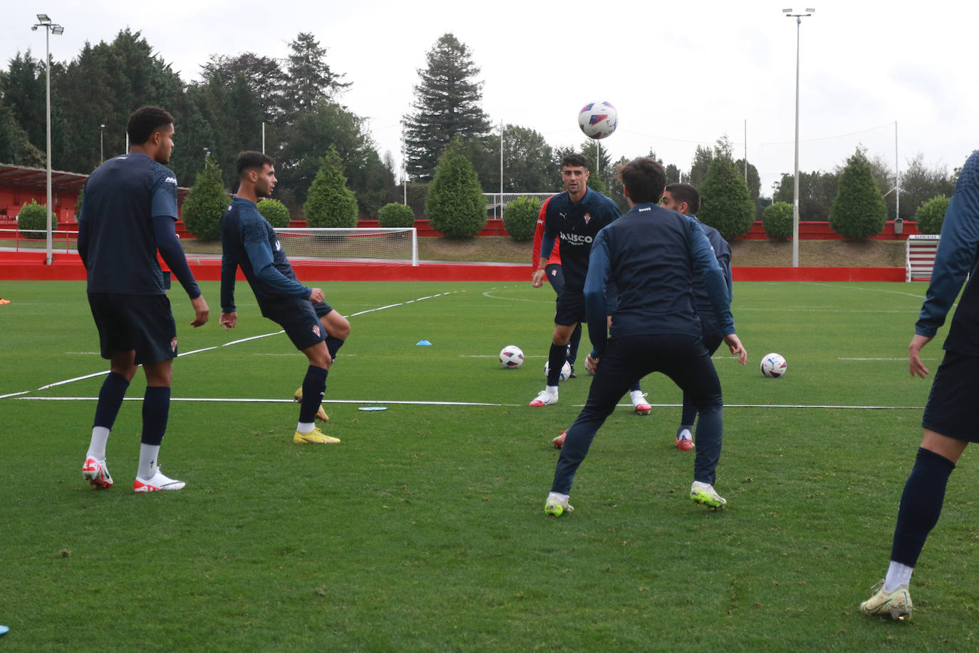 Entrenamiento del Sporting de Gijón (03/10/2023)