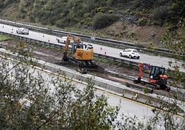 Adecuación de la zona en el nudo de Serín para acometer las obras de reposición del firme.