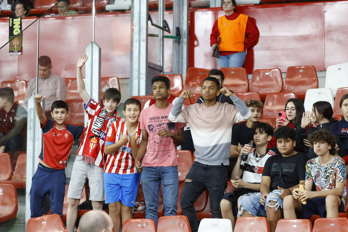 ¿Estuviste en el Sporting - Elche? ¡Búscate!