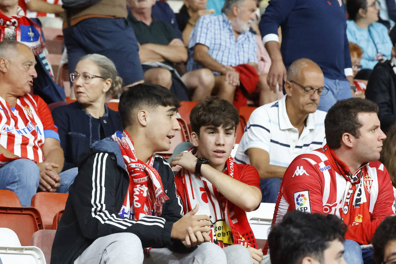 ¿Estuviste en el Sporting - Elche? ¡Búscate!