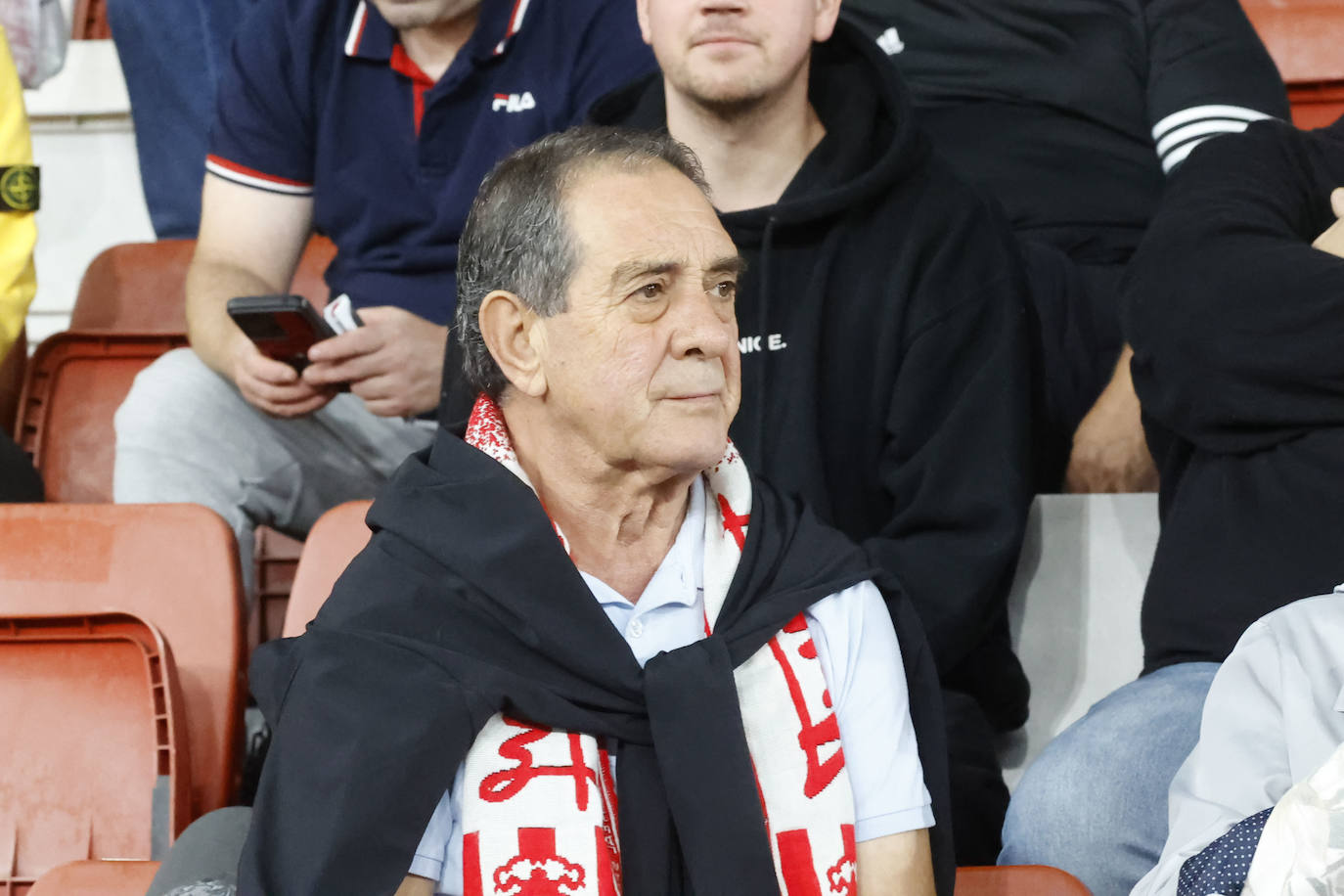 ¿Estuviste en el Sporting - Elche? ¡Búscate!