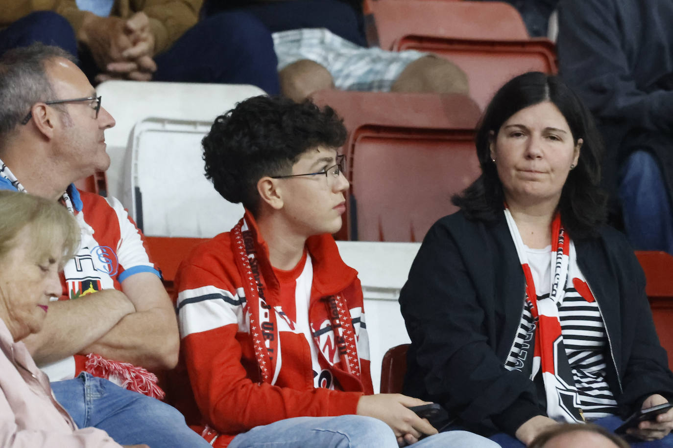 ¿Estuviste en el Sporting - Elche? ¡Búscate!