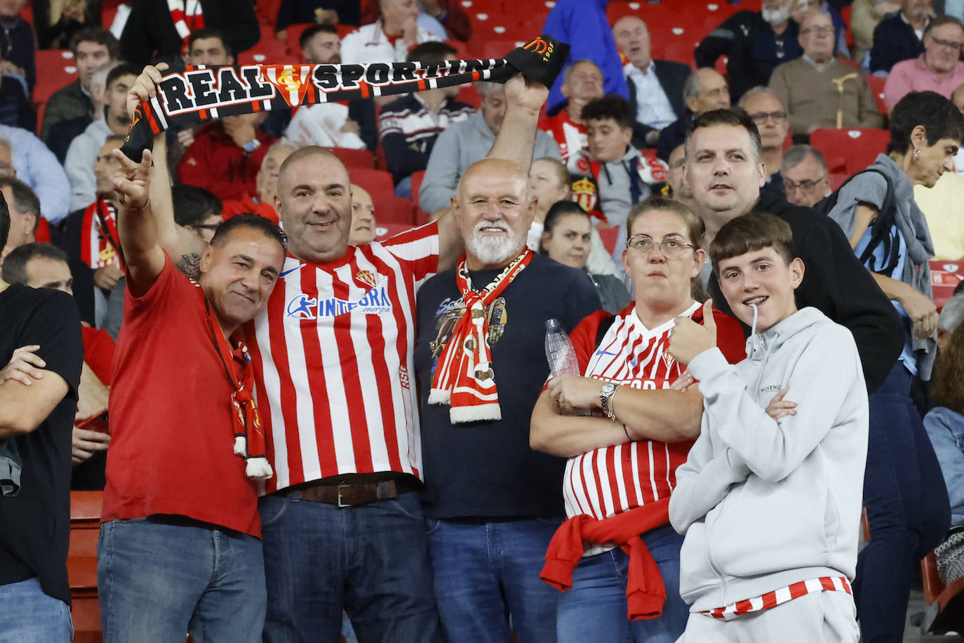 ¿Estuviste en el Sporting - Elche? ¡Búscate!