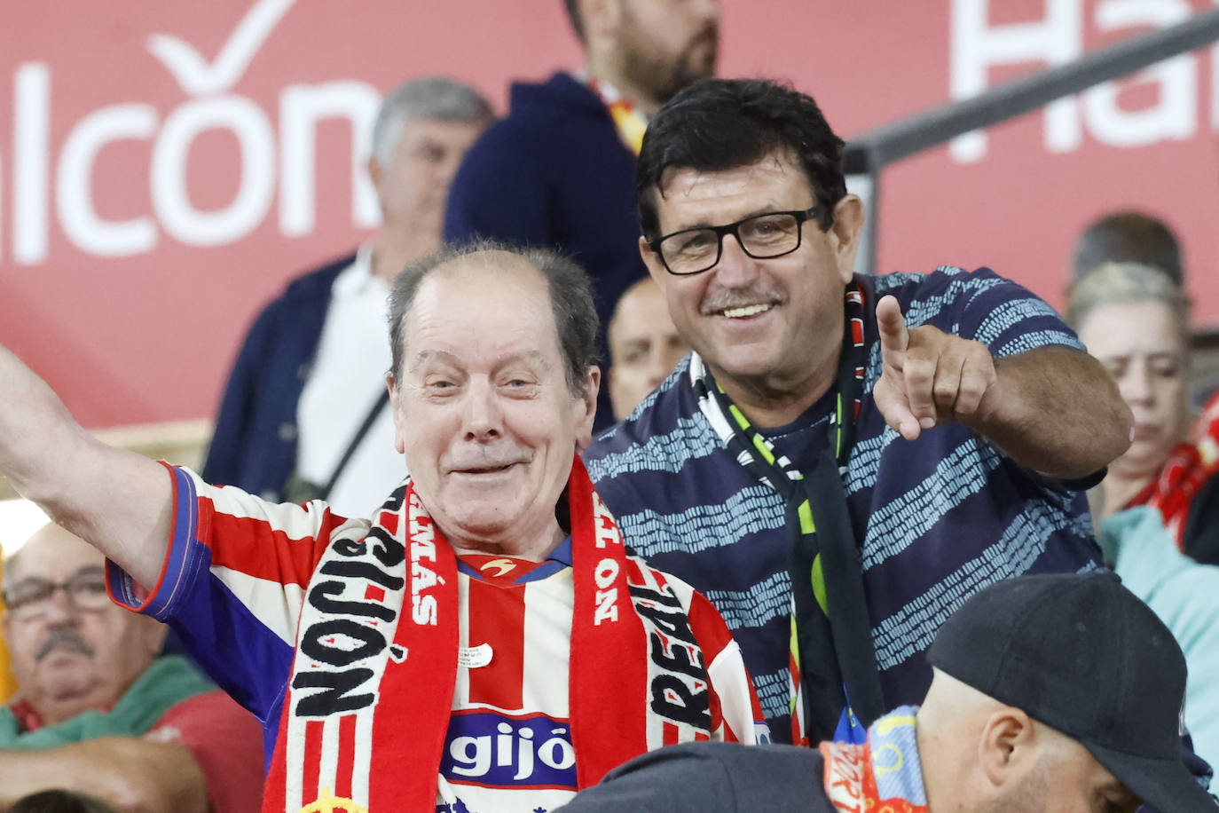 ¿Estuviste en el Sporting - Elche? ¡Búscate!