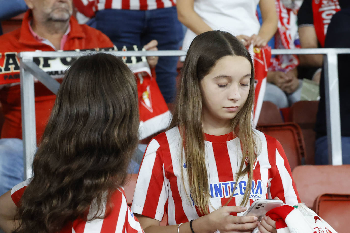 ¿Estuviste en el Sporting - Elche? ¡Búscate!