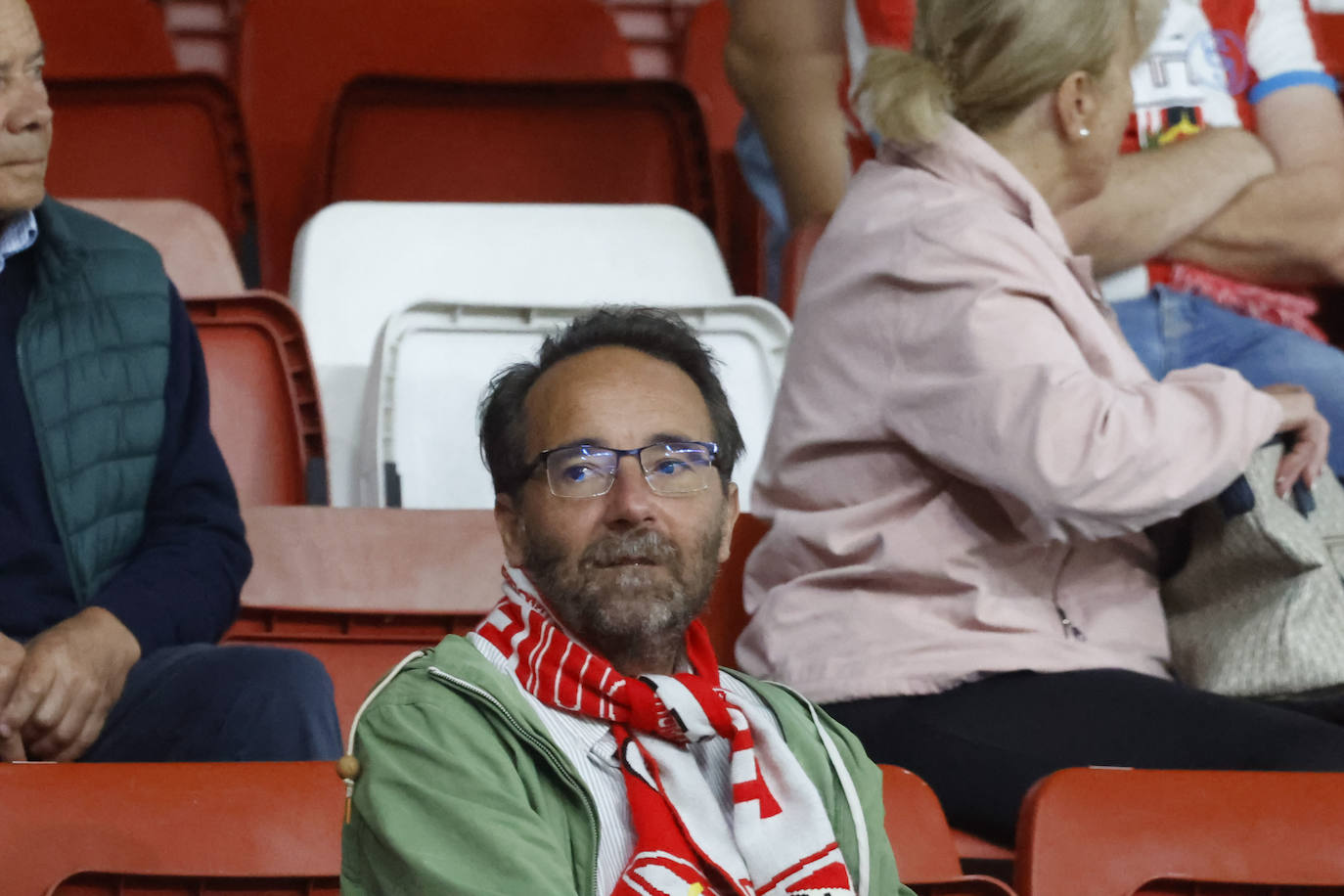 ¿Estuviste en el Sporting - Elche? ¡Búscate!