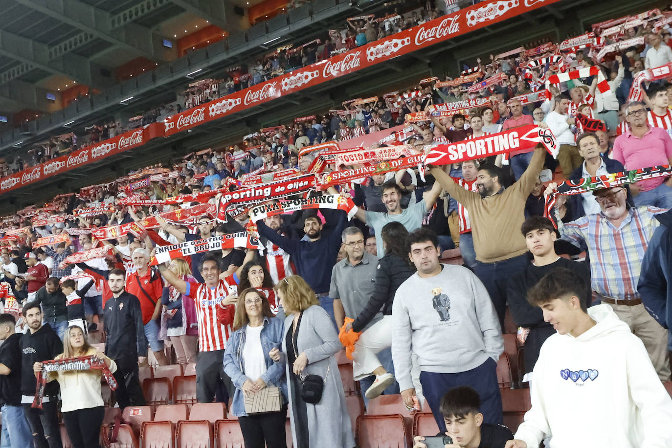 ¿Estuviste en el Sporting - Elche? ¡Búscate!