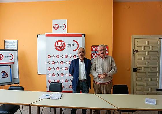 Nacho Vázquez y Antonio Trevín, ayer en la sede de UGT.