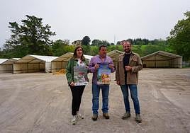Patricia Ferrero, Armando Gutiérrez e Iván Allende en el recinto ferial.