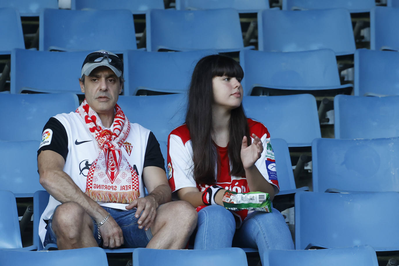 ¿Estuviste en el Racing de Santander - Sporting? ¡Búscate en las fotos de El Sardinero!