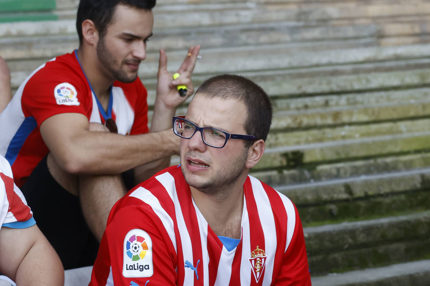 ¿Estuviste en el Racing de Santander - Sporting? ¡Búscate en las fotos de El Sardinero!