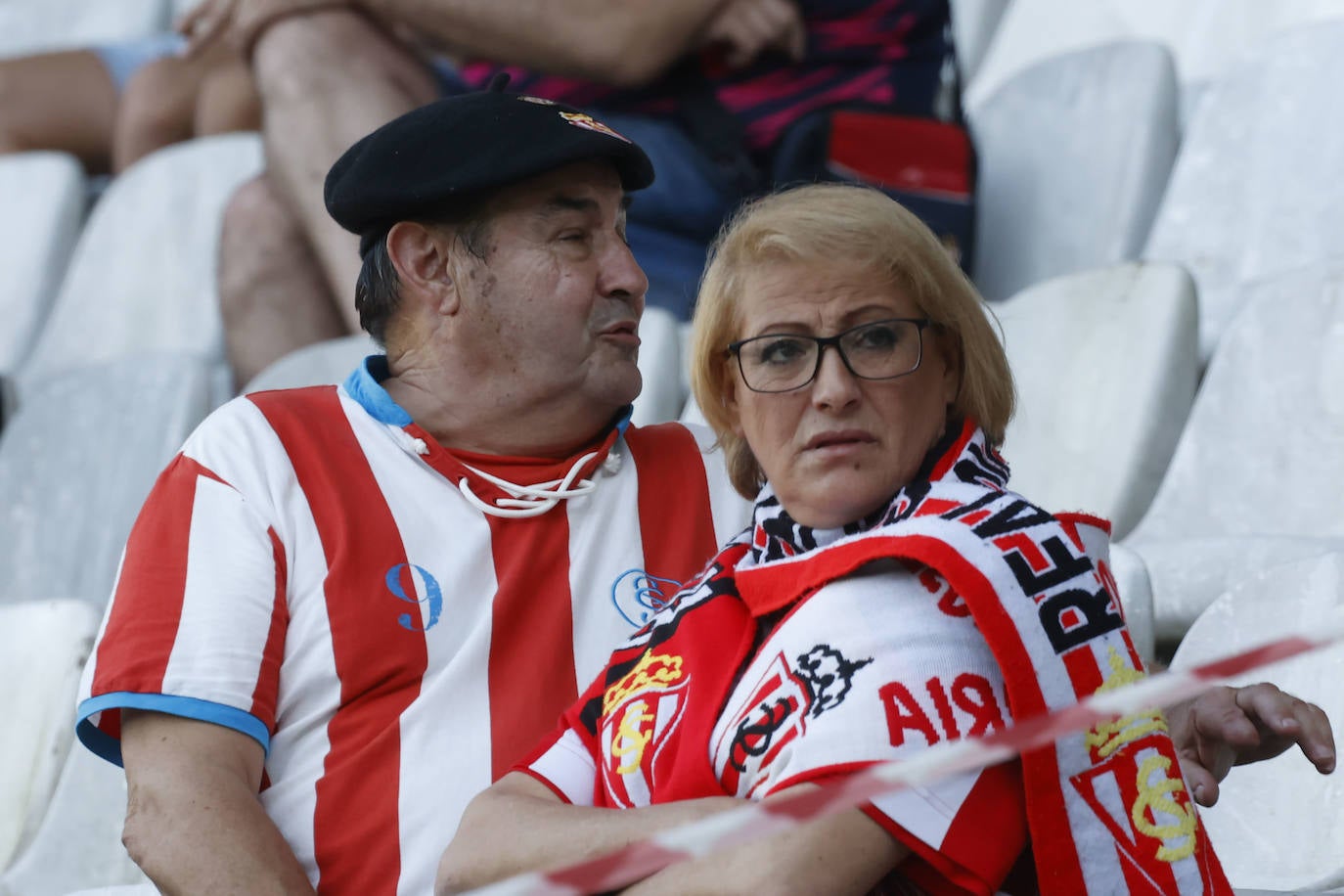 ¿Estuviste en el Racing de Santander - Sporting? ¡Búscate en las fotos de El Sardinero!