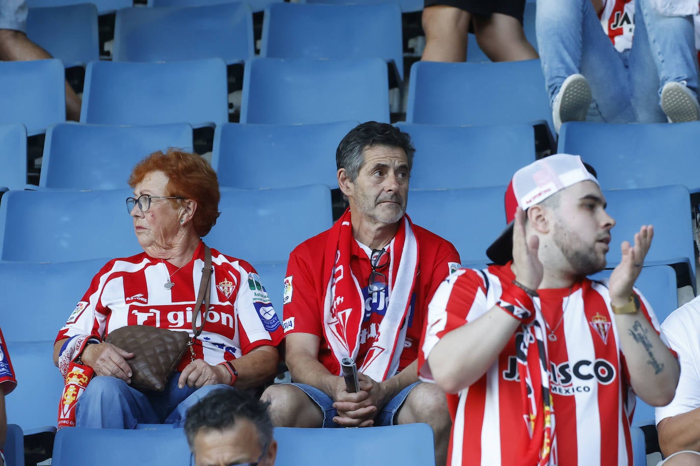 ¿Estuviste en el Racing de Santander - Sporting? ¡Búscate en las fotos de El Sardinero!