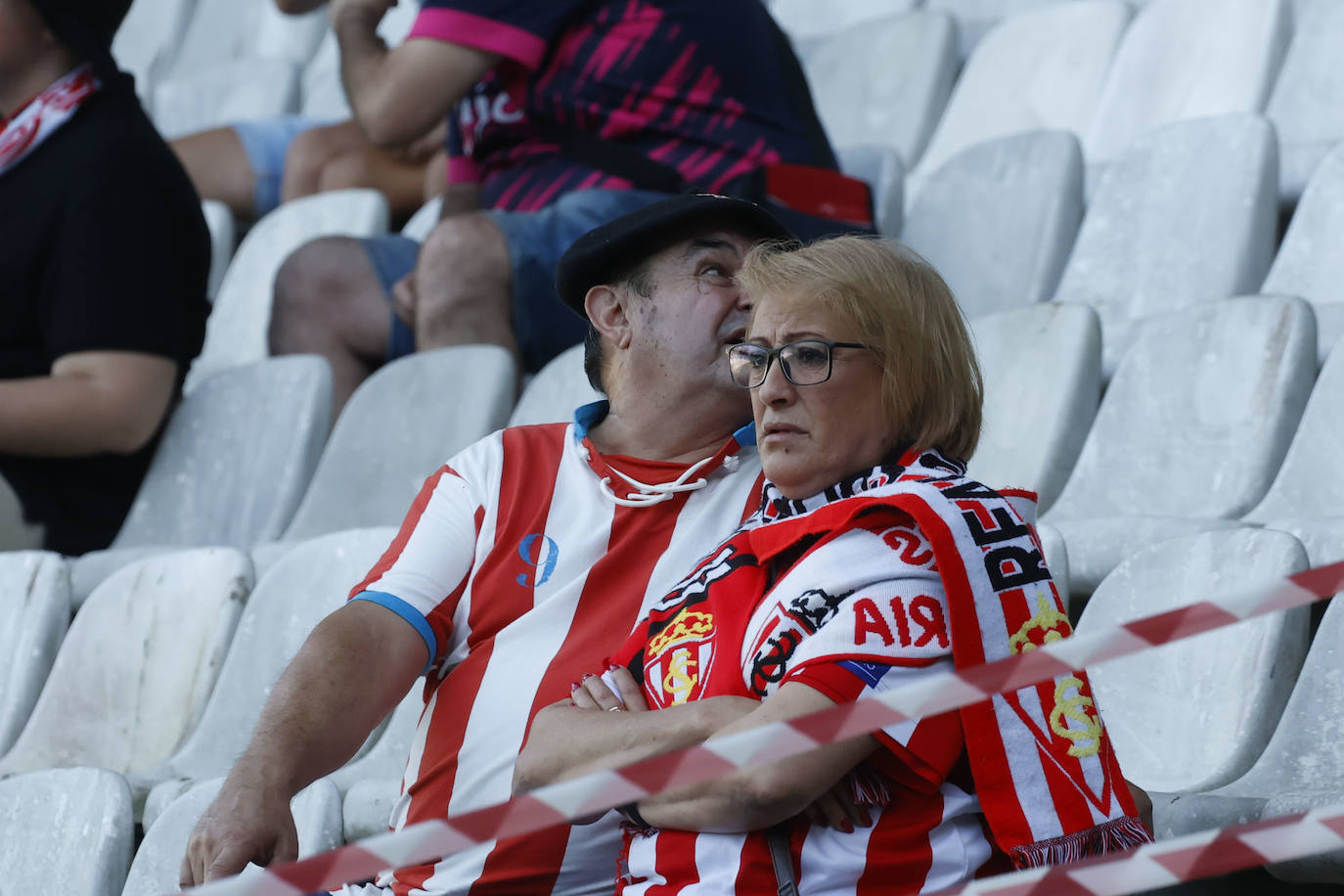 ¿Estuviste en el Racing de Santander - Sporting? ¡Búscate en las fotos de El Sardinero!