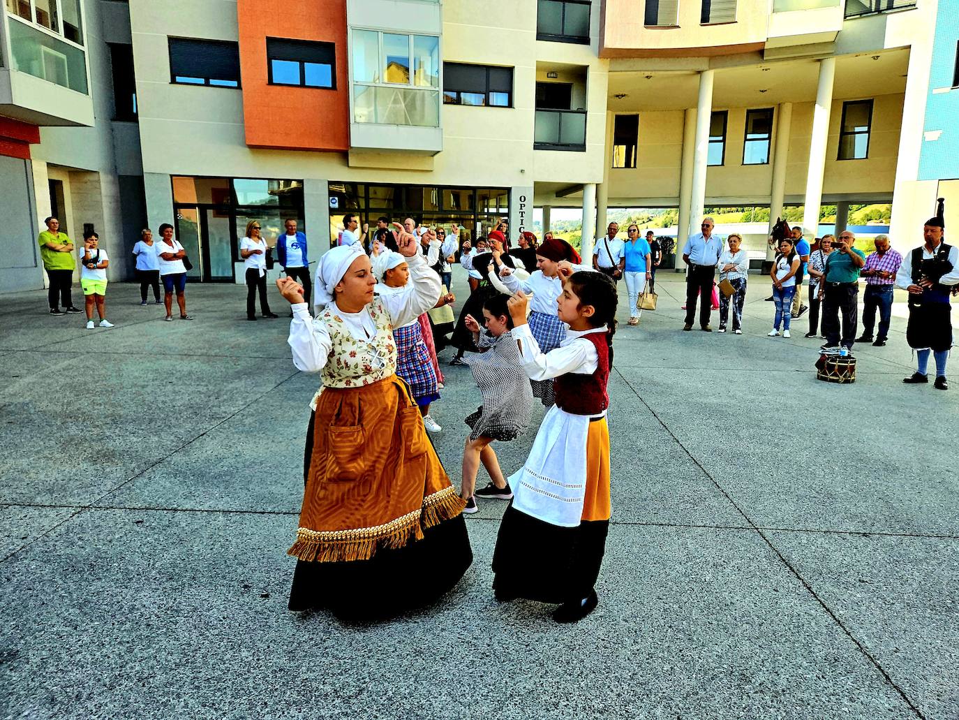 Recreación histórica en Tineo del homenaje al general Riego