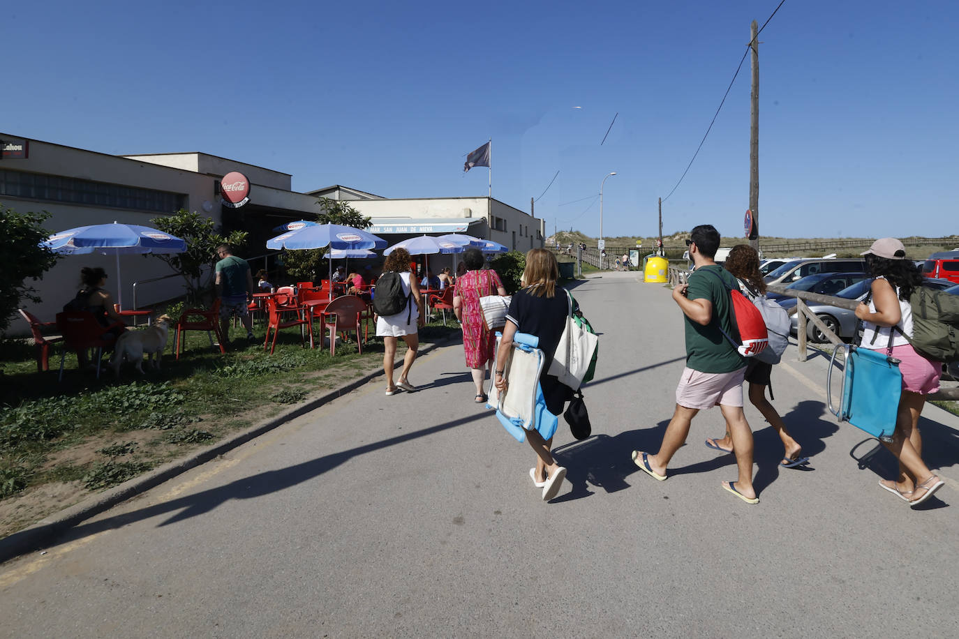 Paseos y playas y terrazas llenas: las imágenes de la jornada de calor en Asturias en pleno octubre