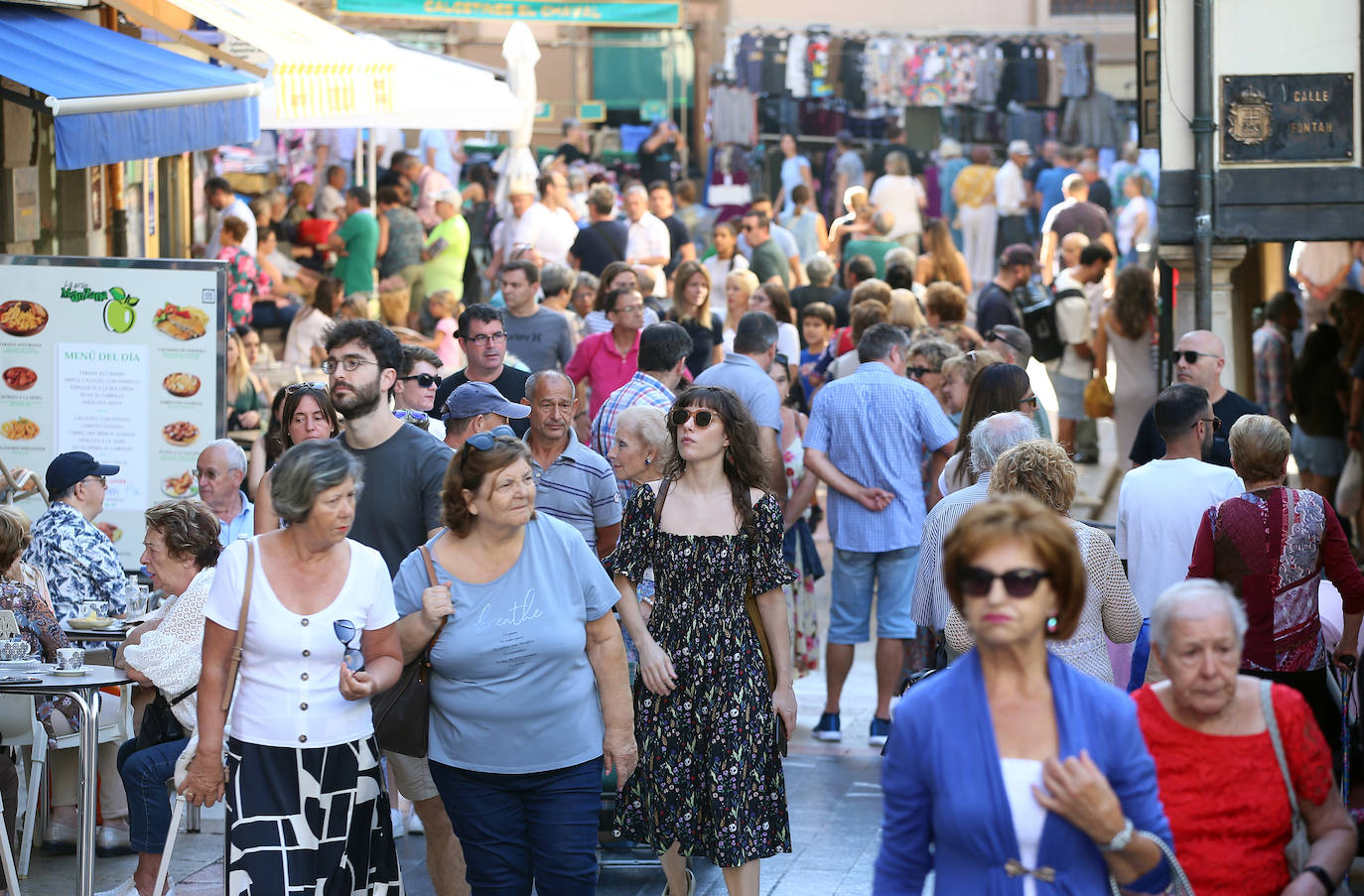 Paseos y playas y terrazas llenas: las imágenes de la jornada de calor en Asturias en pleno octubre