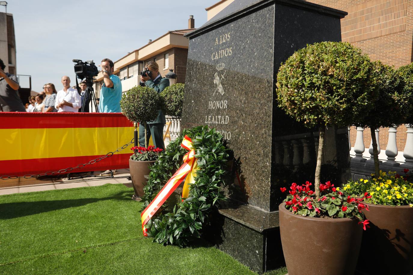 Oviedo homenajea a Dámaso Guillén en la festividad del Pilar