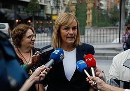 Covadonga Tomé, atendiendo a los medios este viernes.