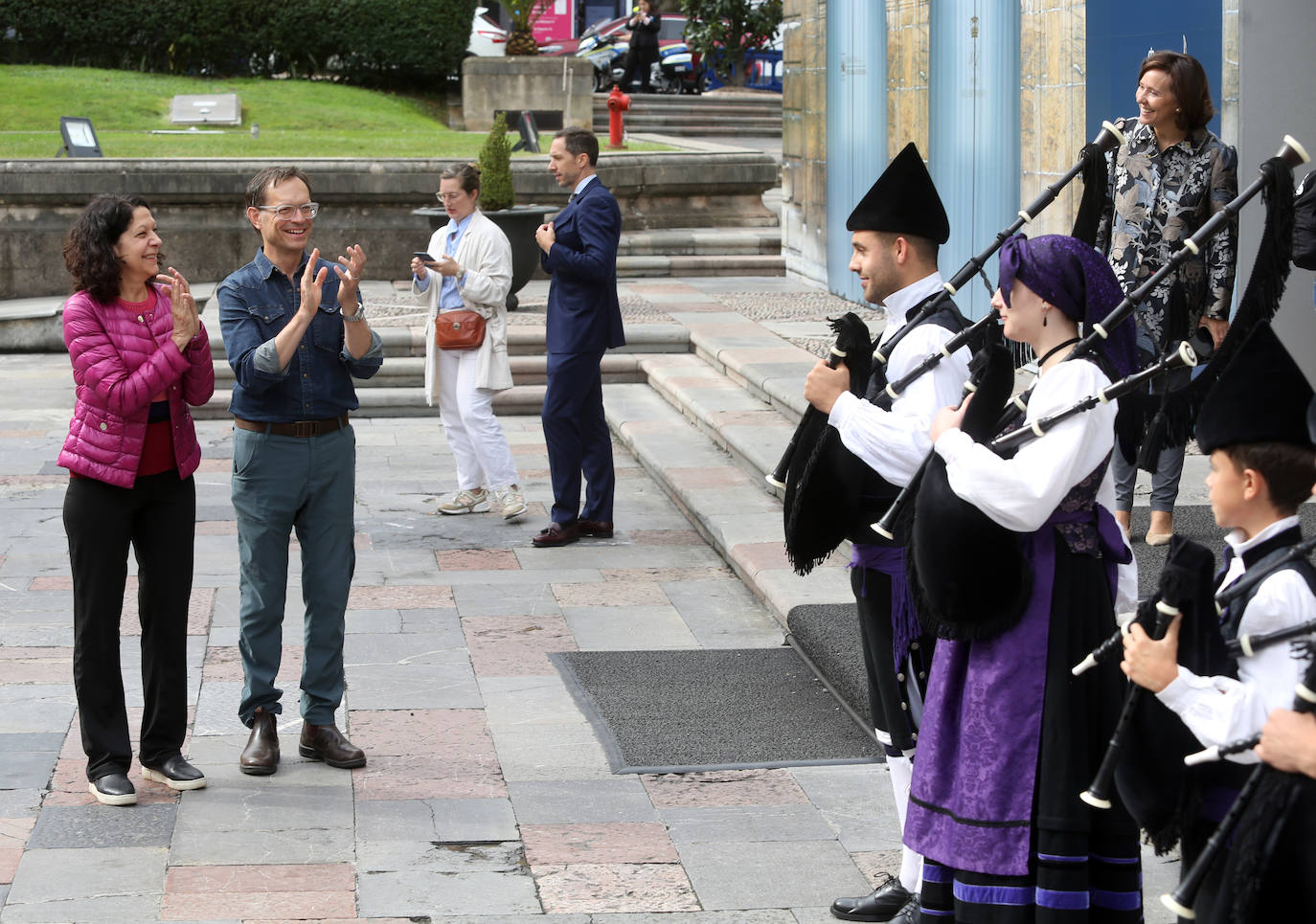 Haruki Murakami, Bonnie L. Bassler y Peter Greenberg ya están en Asturias