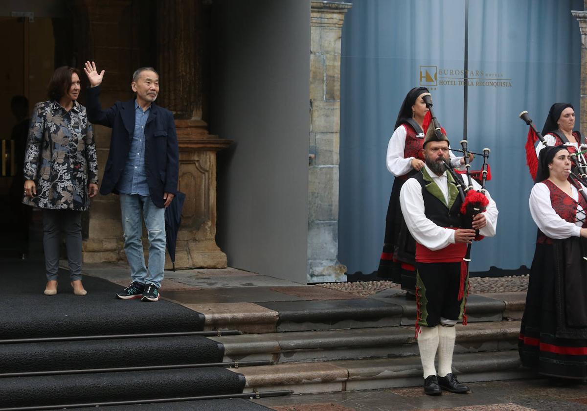 Haruki Murakami, Bonnie L. Bassler y Peter Greenberg ya están en Asturias