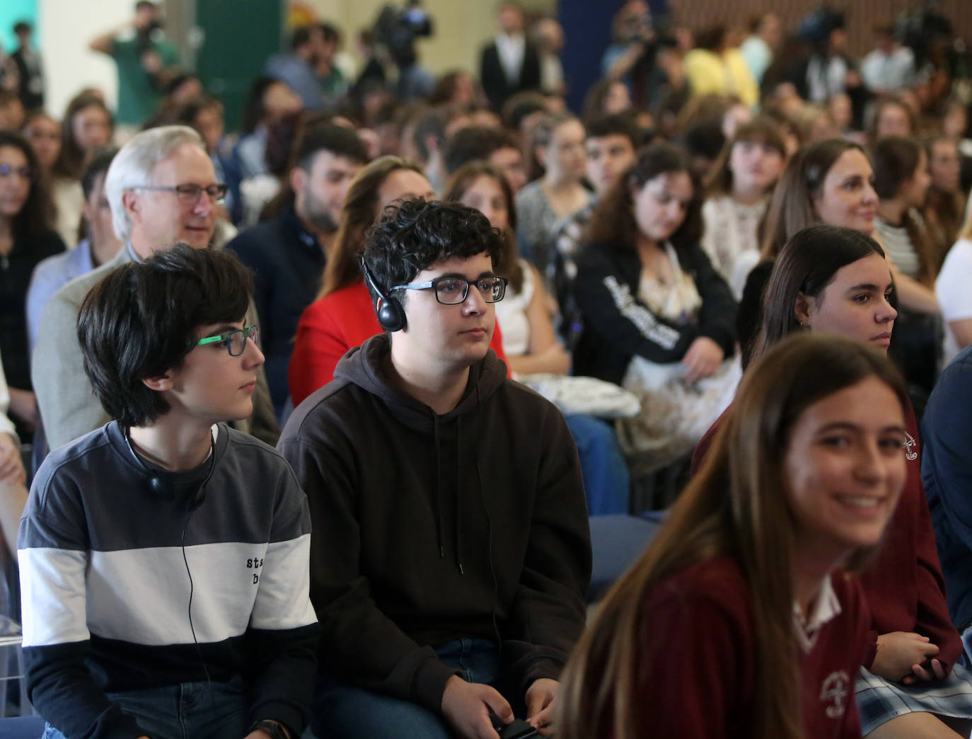 El encuentro de Meryl Streep con alumnos asturianos, en imágenes