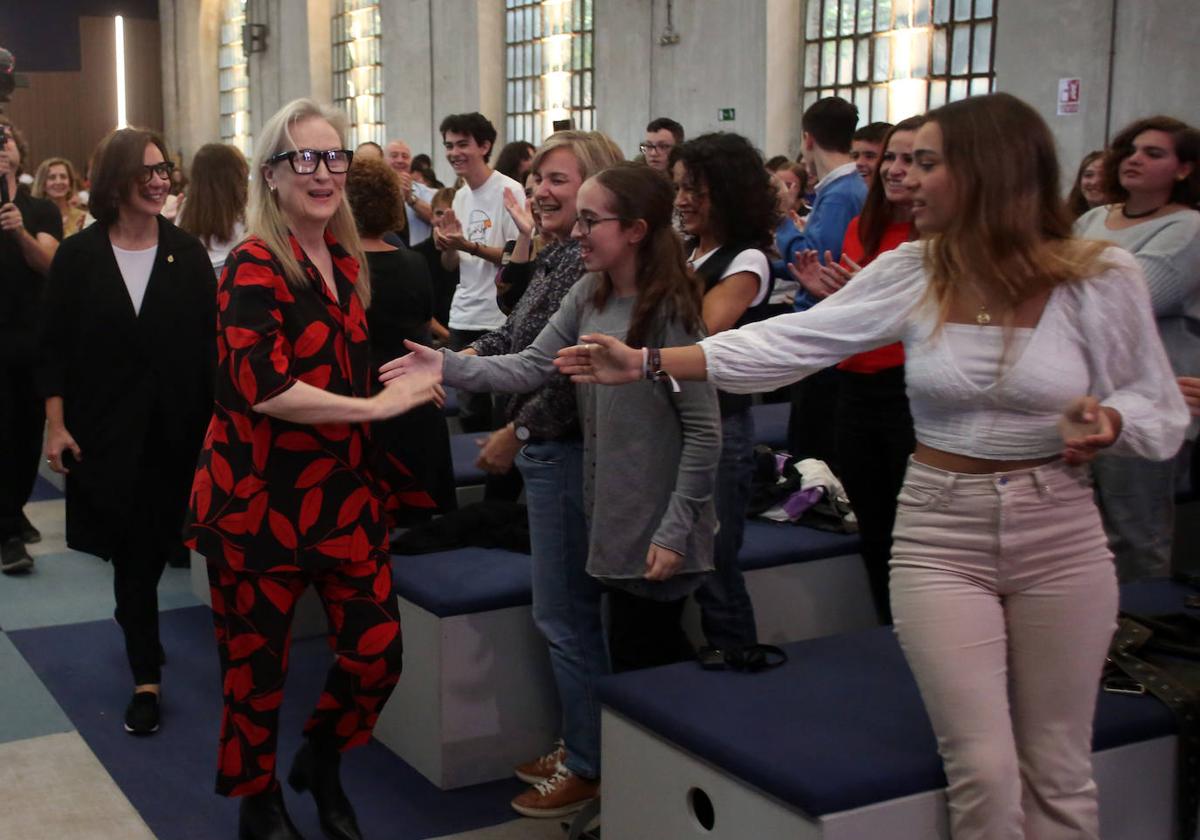 El encuentro de Meryl Streep con alumnos asturianos, en imágenes