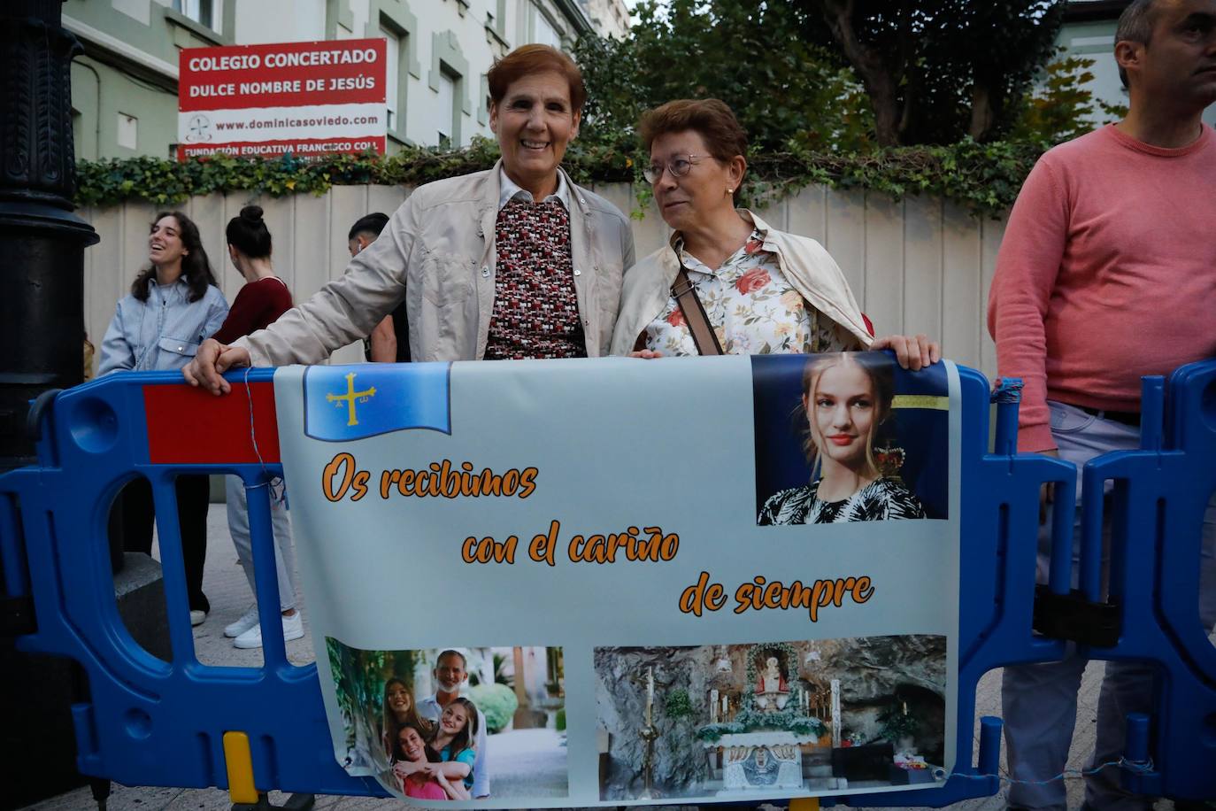 Gran expectación en Oviedo por la llegada de la Familia Real