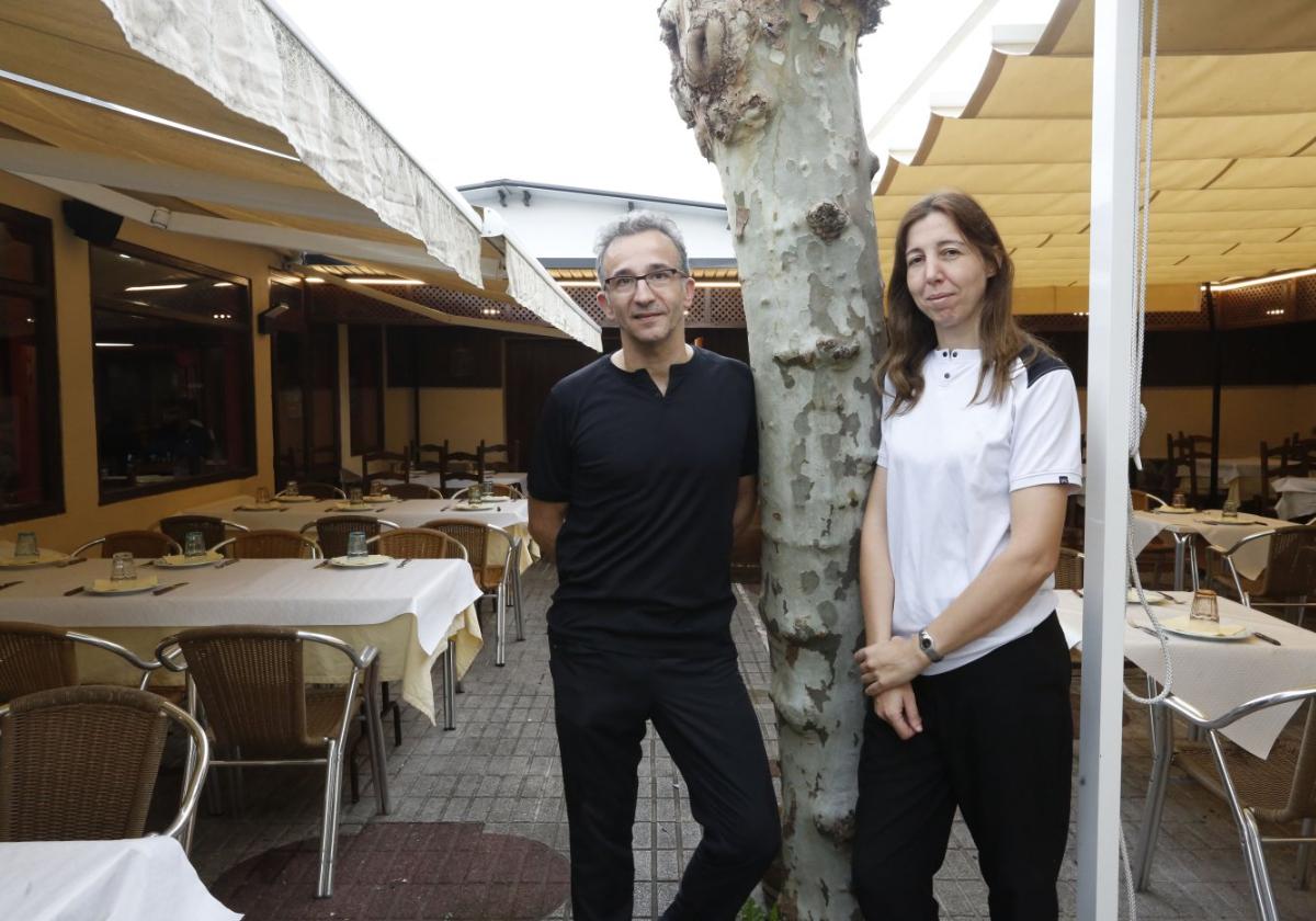 Pedro y Susana, tercera generación de la familia al frente del local.