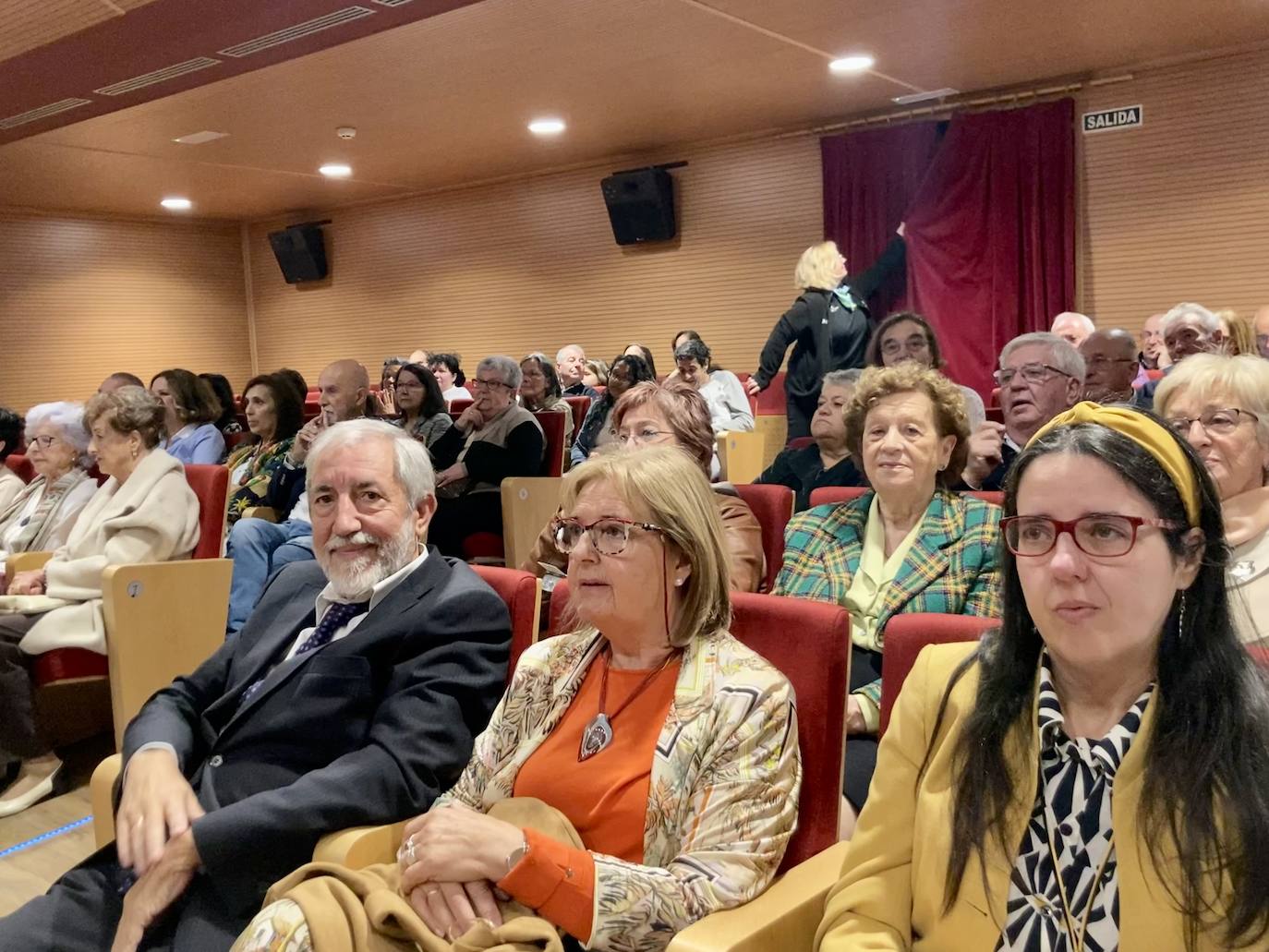 Imagen secundaria 1 - Navia se rinde a Arturo Prieto por «transmitir el amor por la música»