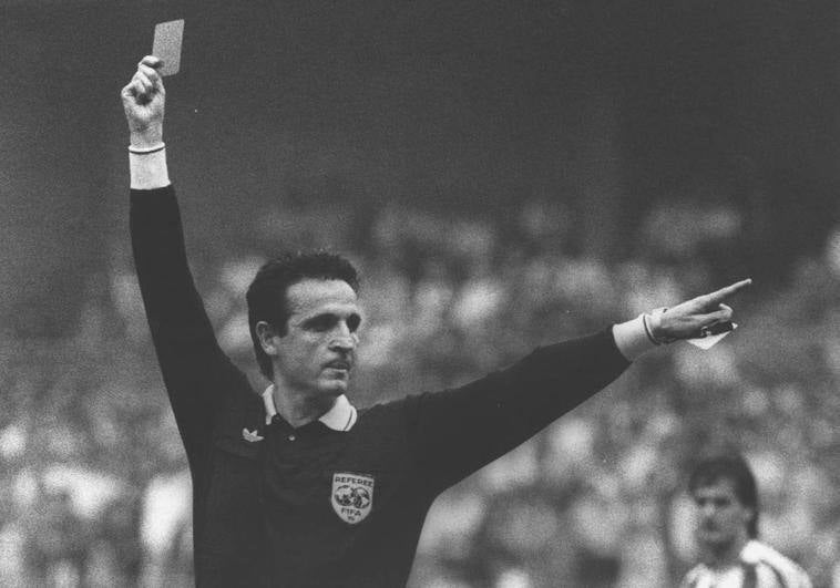 El día que El Molinón abucheó a Enríquez Negreira