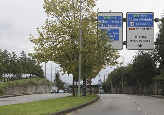 Entrada a Gijón por El Llano desde la autovía del Cantábrico.