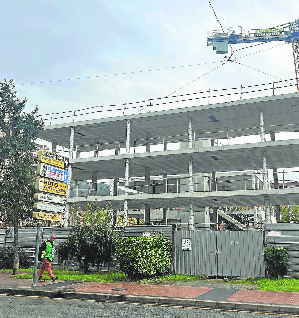 Estado en que se encuentra el esqueleto del que será el futuro cuartel.